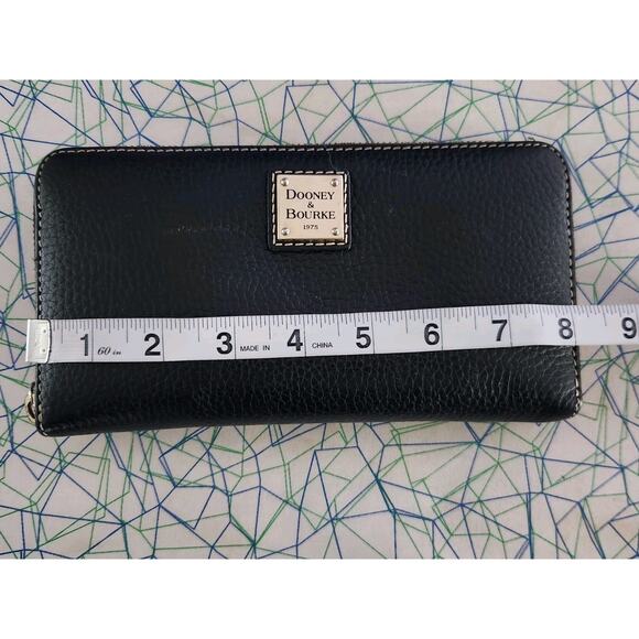 Dooney & Bourke Pebble Grain Leather Large Zip Around Wallet Clutch Black Read!! - Picture 5 of 7